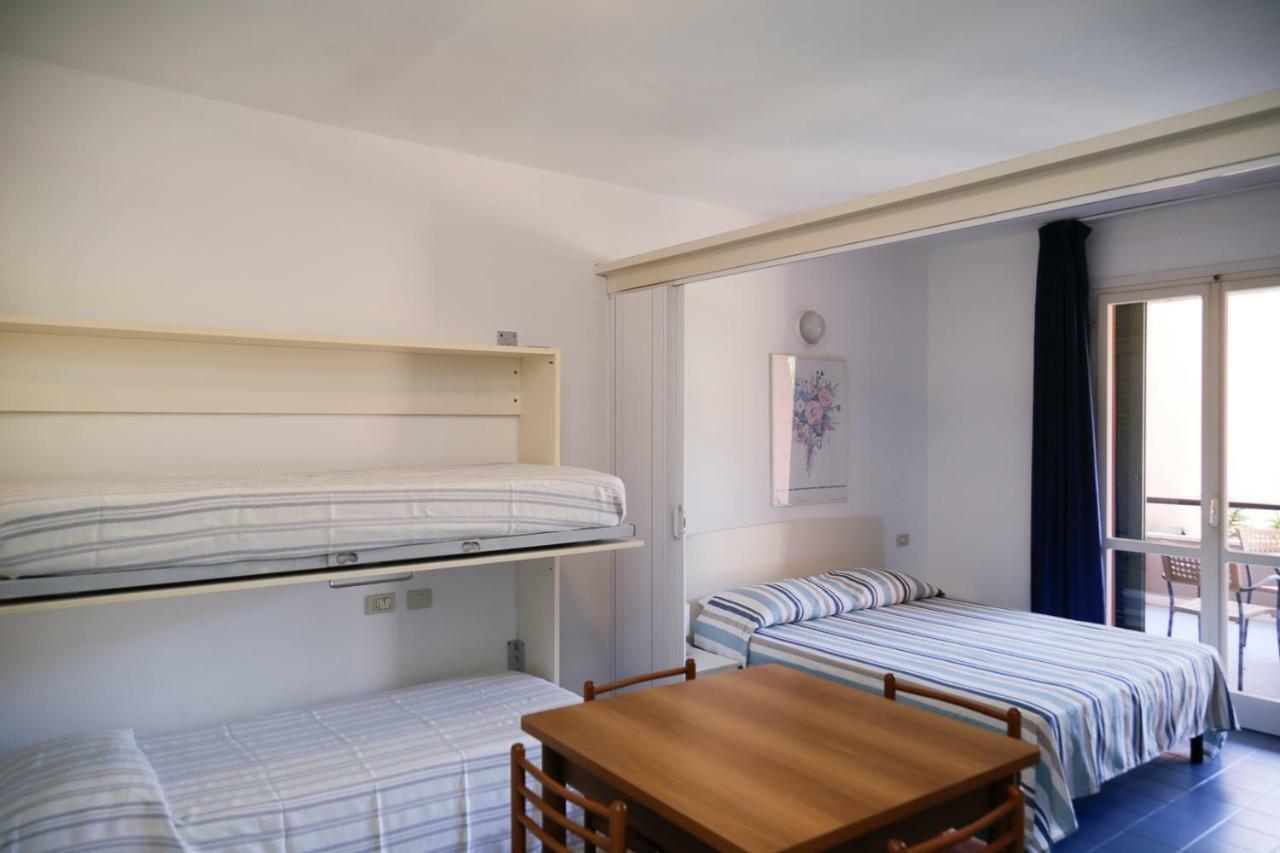Appartamenti Maricampo By Helloelba Marina di Campo Kültér fotó